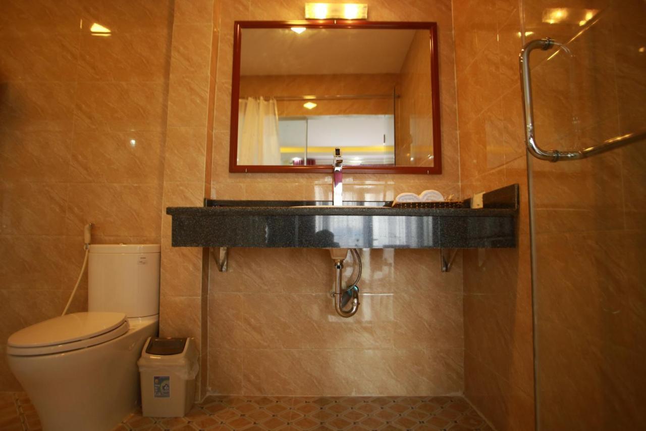 Family Hotel Soc Son Нойбай Экстерьер фото