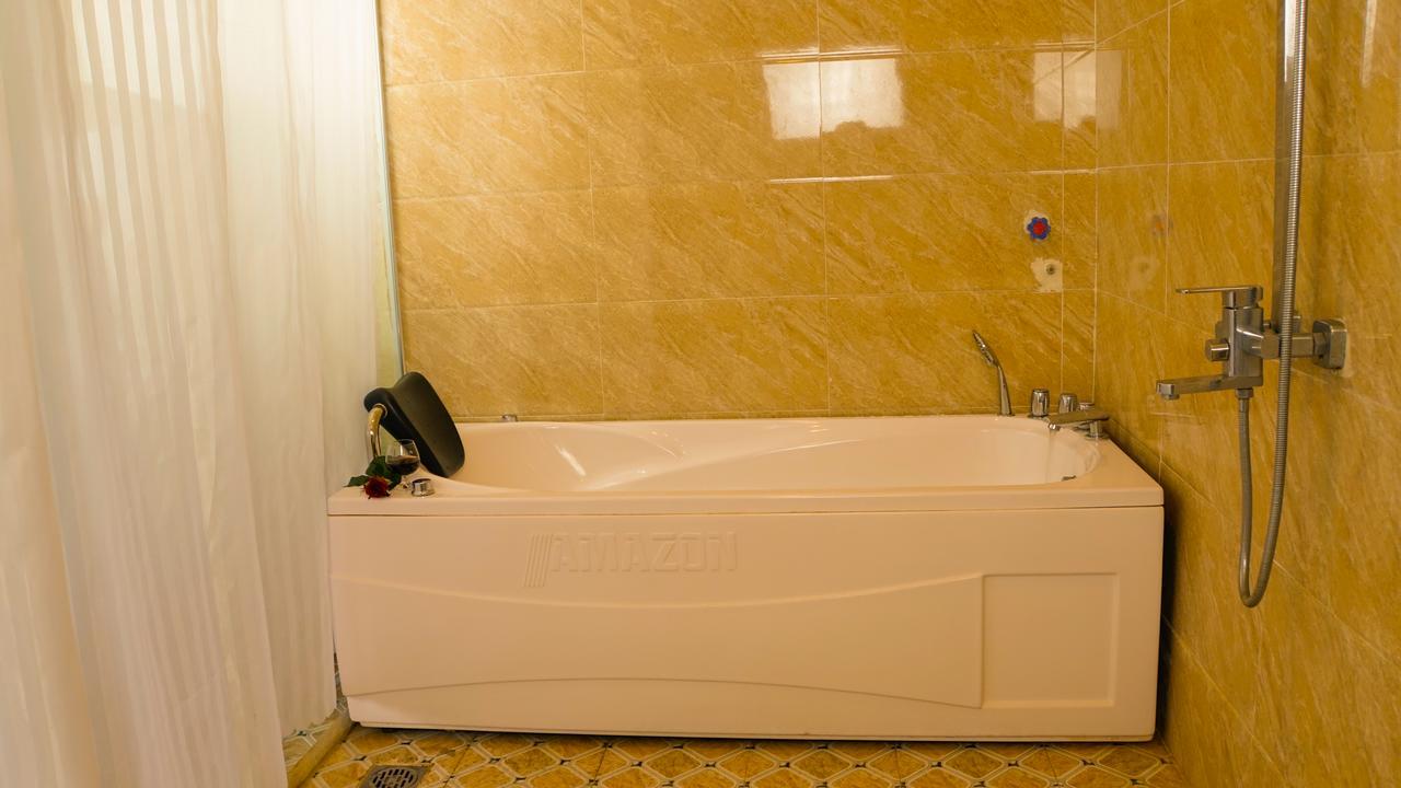 Family Hotel Soc Son Нойбай Экстерьер фото